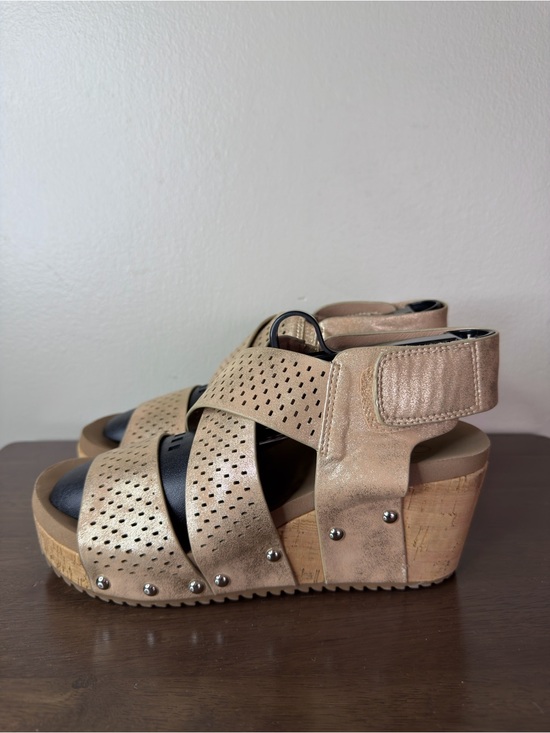 Corkys Shoes - Corkys Guilty Pleasure Gold Wedge Sandals Sz 8 Womens